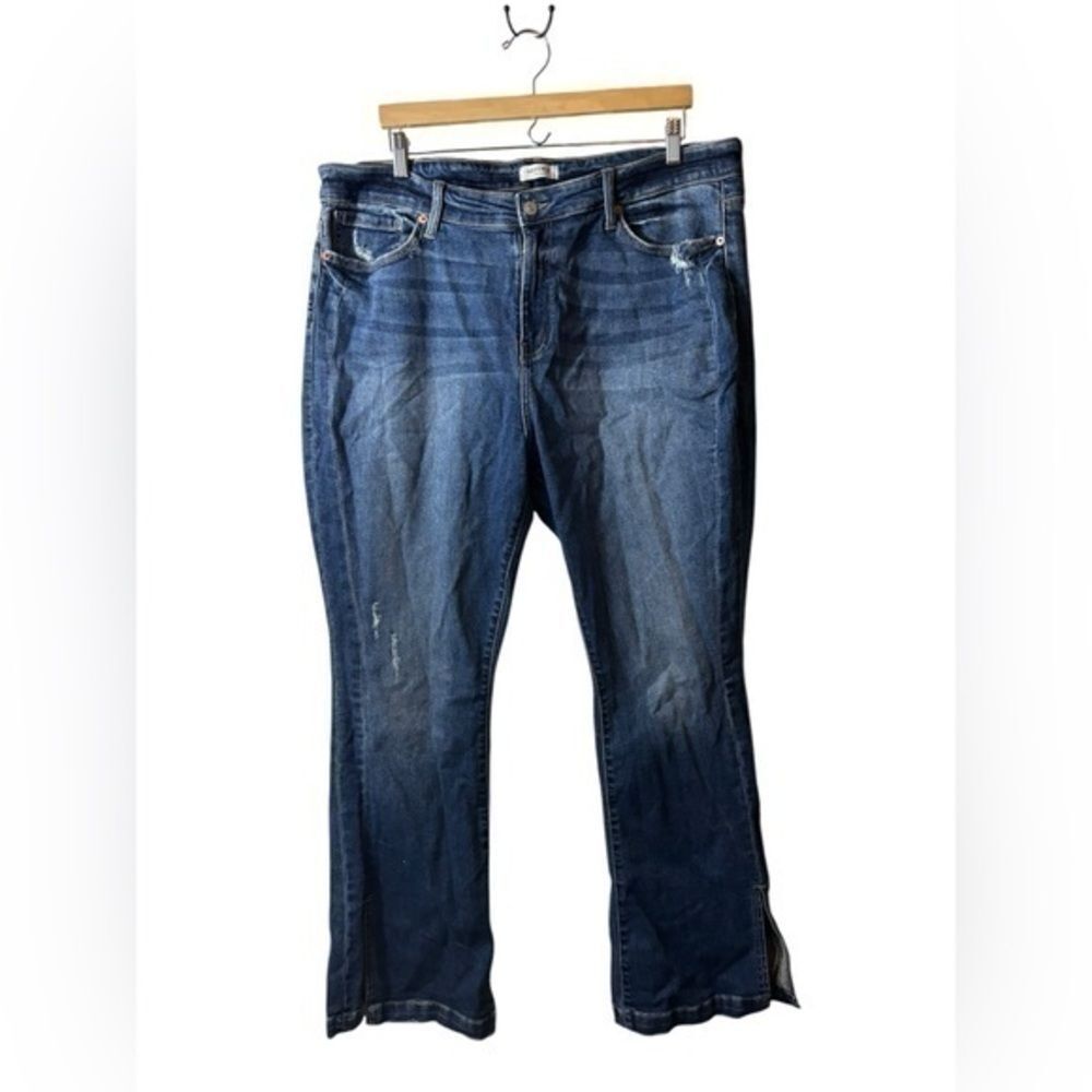 Classic Women's Blue Distressed Jeans